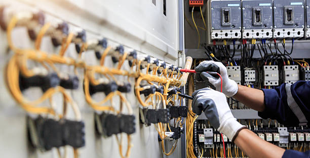 Professional Electrician technician working in Dravosburg, PA